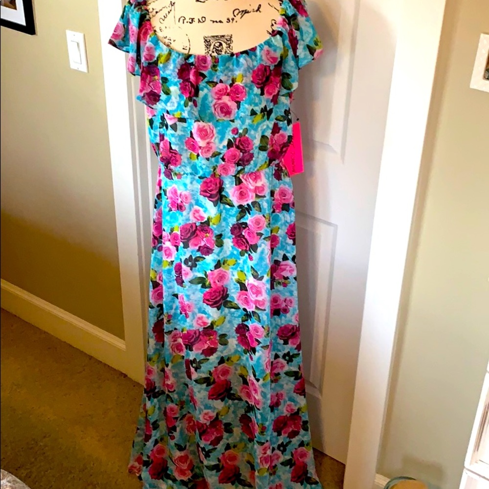 Betsy Johnson Maxi dress